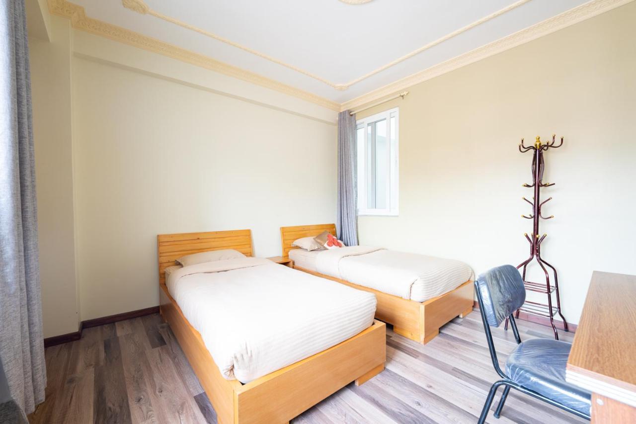 Shine Homestay Famille Francophone - Shine Home And Apartment Kathmandu Exterior photo