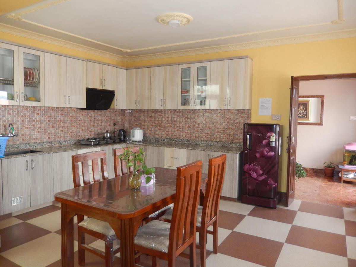 Shine Homestay Famille Francophone - Shine Home And Apartment Kathmandu Exterior photo