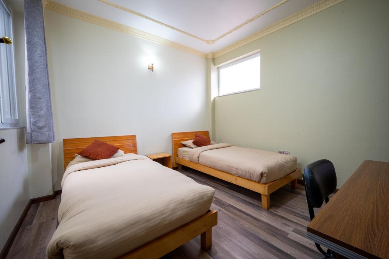 Shine Homestay Famille Francophone - Shine Home And Apartment Kathmandu Exterior photo