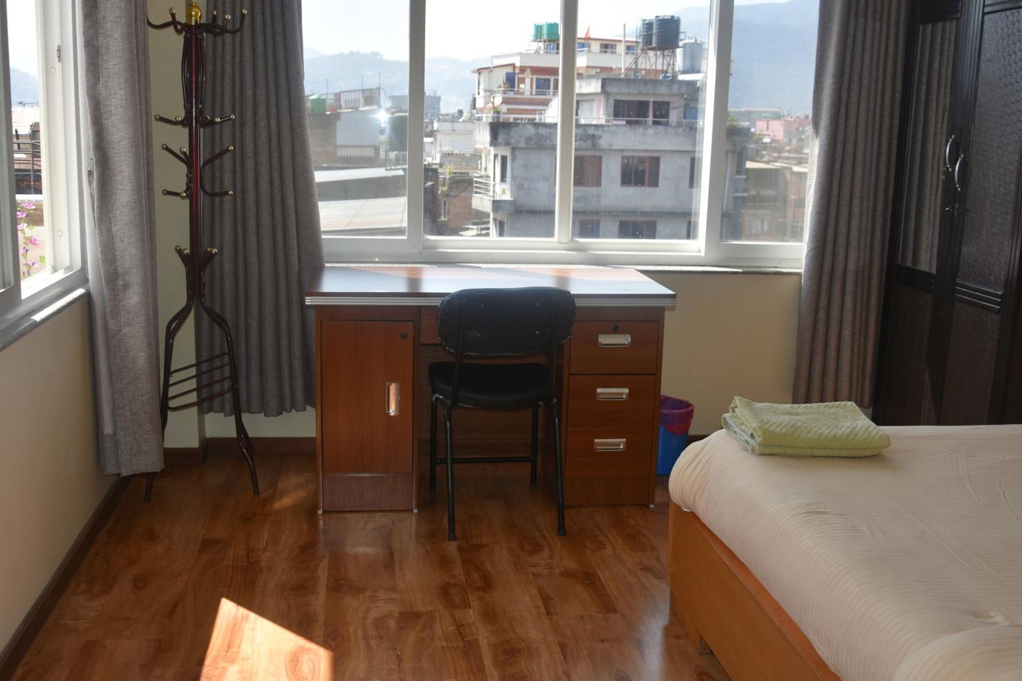 Shine Homestay Famille Francophone - Shine Home And Apartment Kathmandu Exterior photo