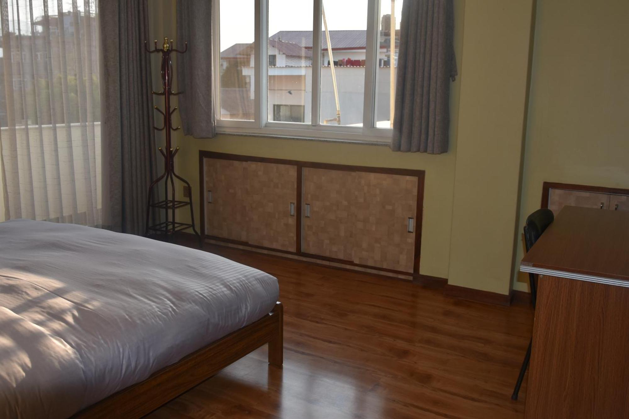 Shine Homestay Famille Francophone - Shine Home And Apartment Kathmandu Exterior photo