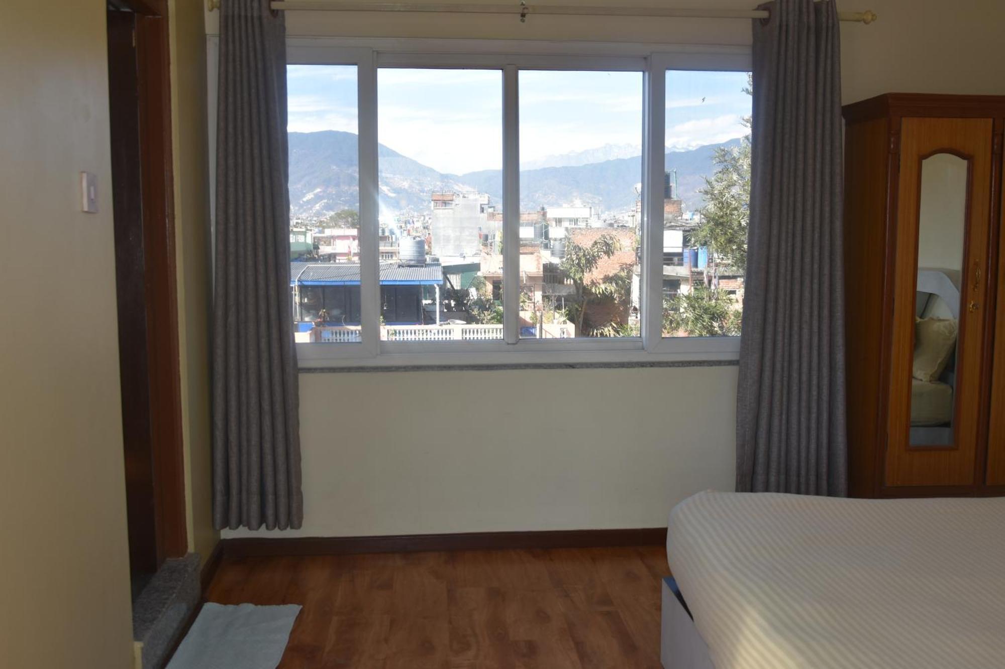 Shine Homestay Famille Francophone - Shine Home And Apartment Kathmandu Exterior photo