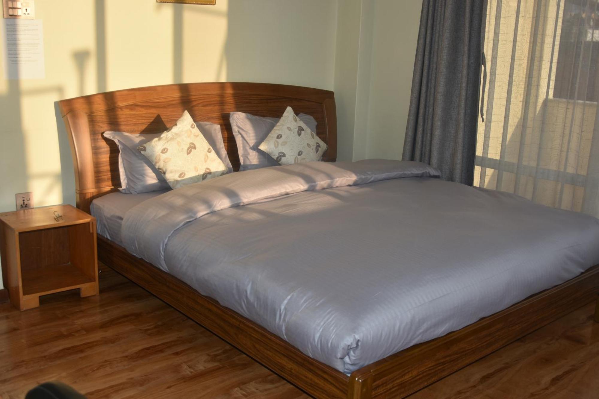 Shine Homestay Famille Francophone - Shine Home And Apartment Kathmandu Exterior photo